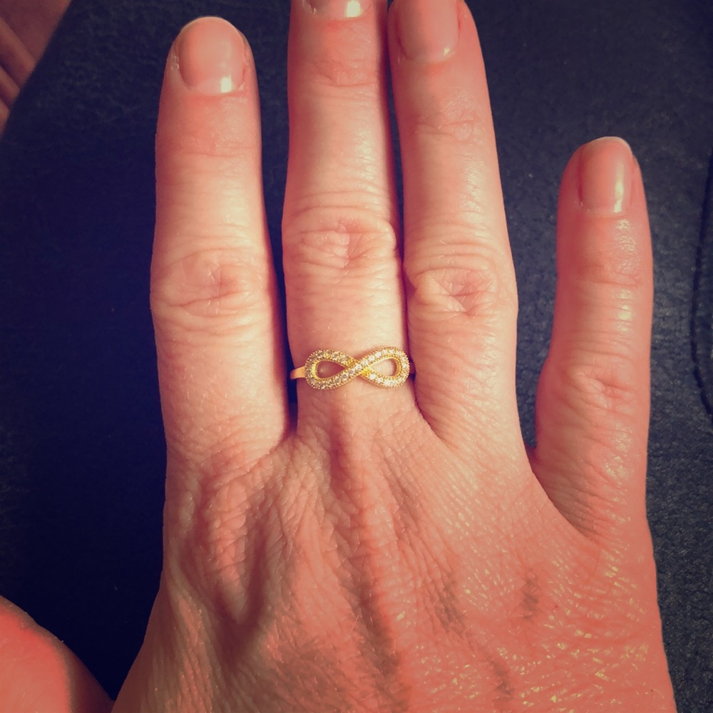 Adorable infinity ring ♾ - Picture 2 of 7